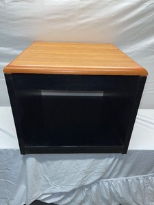 lot 20 image: End Table