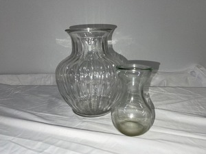 lot 40 image: Two Wide-mouth Glass Vases