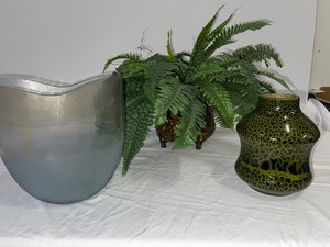 lot 47 image: Lot of 3 items