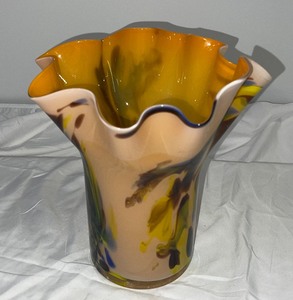 lot 62 image: Glass Vase