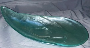 lot 69 image: Glass Iridescent Oyster Shell Dish
