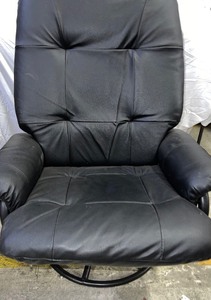 lot 83 image: Brown Leather Swivel Recliner