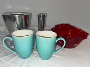 lot 86 image: Lot of 5 Accent Pieces