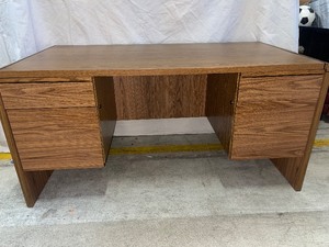 lot 124 image: Office Desk