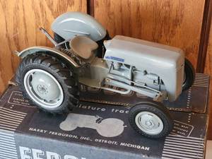 lot 16 image: Vintage Model Toy Tractor - Ferguson Tractor with Disc Plow
