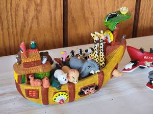 lot 67 image: Fun Mexican Folk Art - Animal Jet, Vallarta