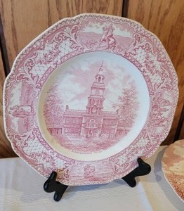 lot 52 image: English Colonial Decorative Plate Pair - Red