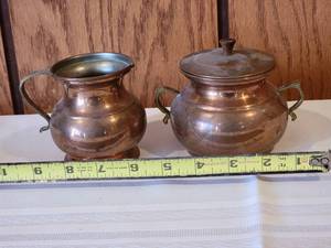 lot 39 image: Lovely Vintage Copper Creamer & Sugar