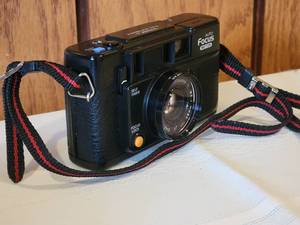 lot 36 image: Vintage Yashica Fully Automatic Film Camera - 38mm f2.8