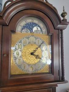 lot 3 image: Gorgeous Ridgeway Grandfather Clock