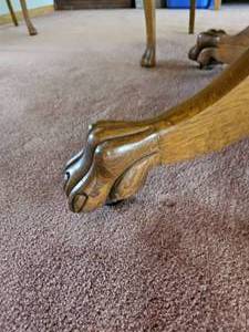 lot 5 image: Lions Paw Pedestal Dining Table