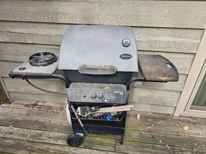 lot 129 image: Sunbeam Charcoal Grill with propane Burner