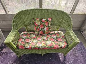 lot 133 image: Charming Green Wicker Loveseat