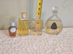 lot 161 image: Perfume Sampler & Mini Bottle Collection  Coty