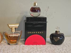 lot 163 image: Perfume Sampler & Mini Bottle Collection  Poison  Shanghai 