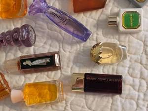 lot 73A image: Miniature Perfume Bottle Collection (A)