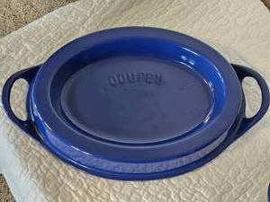 lot 29 image: French Cousances Enameled Dutch Oven  No.32