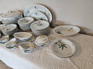 lot 91 image: Noritake China Canton Pattern (Service for Ten)