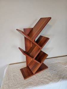 lot 32 image: Modern Media Shelf