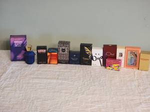 lot 166 image: Boxed Perfume Sampler & Mini Bottle Collection  Cher  Chopard  Bijan