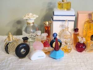 lot 73D image: Miniature Perfume Bottle Collection (D)