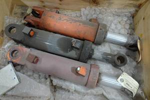lot 276 image: 3 Hydraulic Cylinders