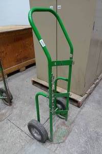 lot 262 image: 2 Wheel Cylinder Dolly