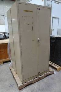 lot 261 image: Metal Storage Cabinet