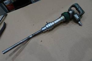 lot 355 image: Sullair MLC10 Air Chipping Hammer