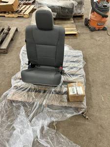 lot 387 image: 2017 Ford F-250 Rear Seat