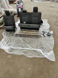 lot 394 image: 2018 Ford F-350 Rear Seat
