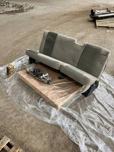 lot 395 image: 2008 Ford F-350 Rear Seat