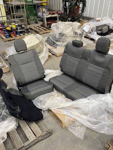 lot 388 image: 2018 Ford F-450 Rear Seat