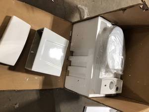 Speakman Glenwynn 12 in. 2-Piece 1.28 GPF4.8 LPF Single Flush Elongated Toilet in White, Seat Included Customer Returns See Pictures