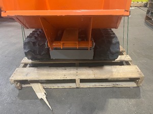 YARDMAX YD8105 Track Barrow with Hydraulic Assist, 1100lb. Capacity, Briggs CR950, 6.5 hp, 208cc In working conditions