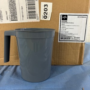 lot 44 image: 1 Case (100 each) NEW Medline DYND80535 100Ct Single-Use Non-Insulated Plastic Pitcher with Handle &amp Lid - Gray