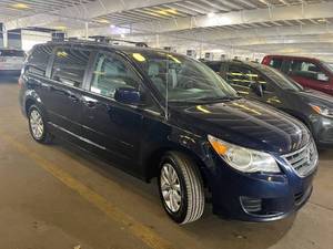 2012 Volkswagen Routan SE