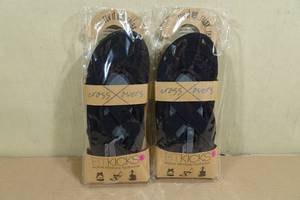 lot 20 image: 2 Pairs Womens Fitkicks -Small