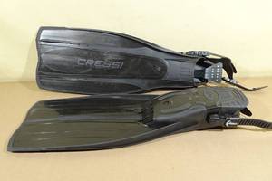lot 107 image: Cressi Pro Light Lightweight Open Heel Scuba Diving Fins -XXL