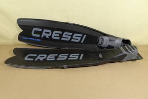 lot 109 image: Cressi Gara Impulse Turbo Fins for Freediving -Size 8-9