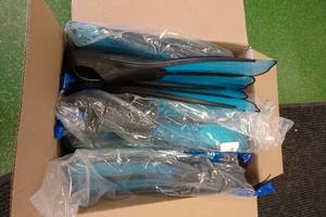 lot 122 image: 9 Pairs Cressi Rondinella Aquamarine BlackBlue Snorkel Fins