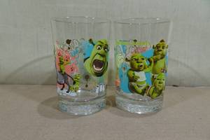 lot 178 image: 2 Shrek the Third Collectors Glasses
