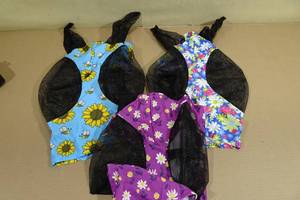 lot 199 image: 3 Chunful Horse Fly Masks -Floral