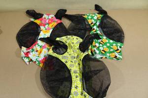 lot 200 image: 3 Chunful Horse Fly Masks -Floral