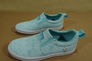 lot 207 image: Xtratuf Womens Sharkbyte Deck Shoes -Size 6.5