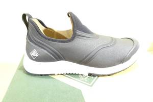 lot 213 image: Muck Boot Womens Outscape Low Shoes -Size 12