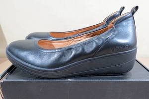 lot 222 image: Vionic Womens Jacey Wedge Shoes -Size 9.5