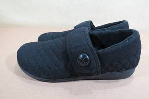 lot 226 image: Vionic Womens Jackie Flannel Slippers -Size 10