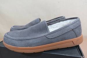 lot 230 image: Vionic Mens Gustavo Slippers -Size 9.5