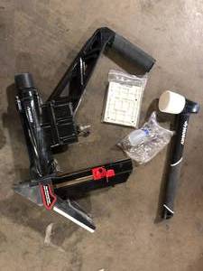 Husky Pneumatic 3-in-1 15.5-Gauge and 16-Gauge 2 in. Flooring Nailer and Stapler with Quick Jam Release    Customer Returns See Pictures